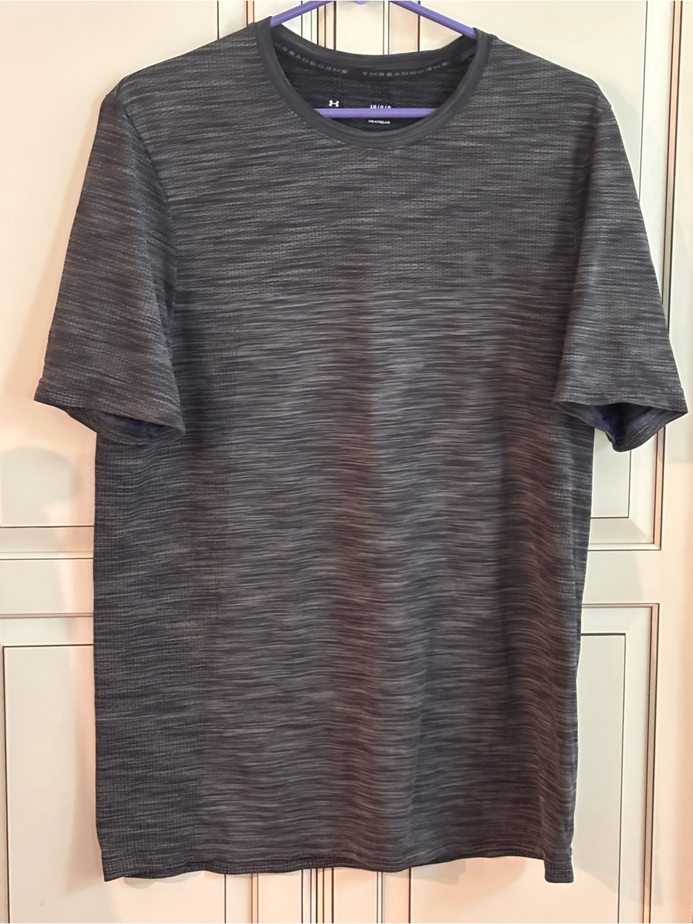 Under Armour Men’s Heathered Charcoal Short Sleeve Performance Tee-size L